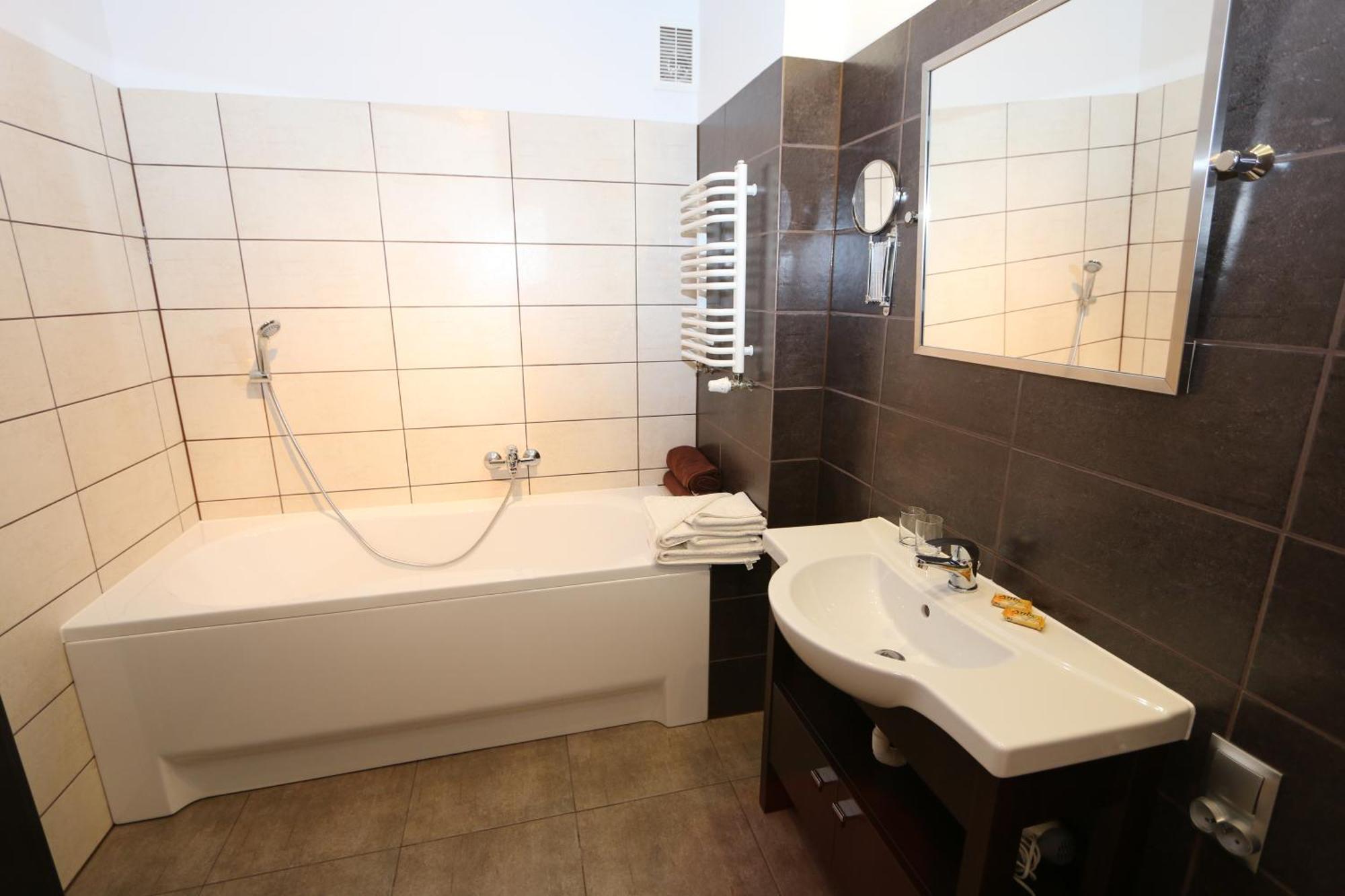 Cztery Wiatry Aparthotel Korytnica  Extérieur photo