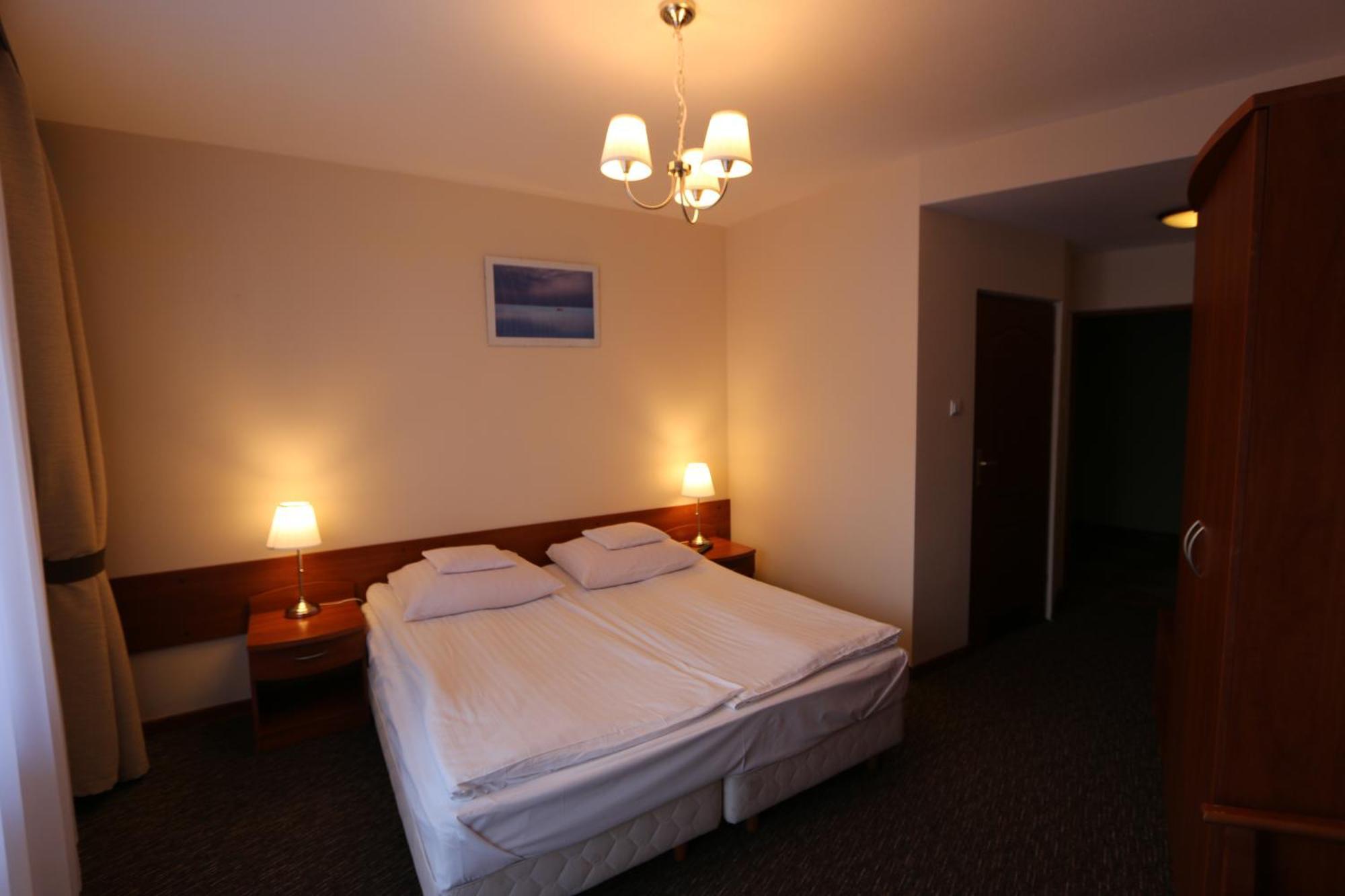 Cztery Wiatry Aparthotel Korytnica  Extérieur photo